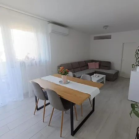 Apartment Apartman Mary Pula